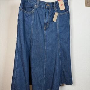 Women's Levi's Fit and Flare High Rise A-Line Denim Blue Jean Skirt Size 33 NEW